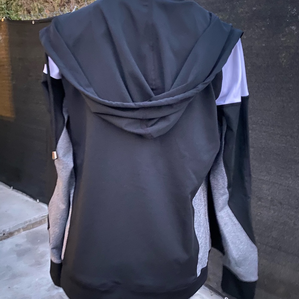 Track suit - Picture 8 of 10